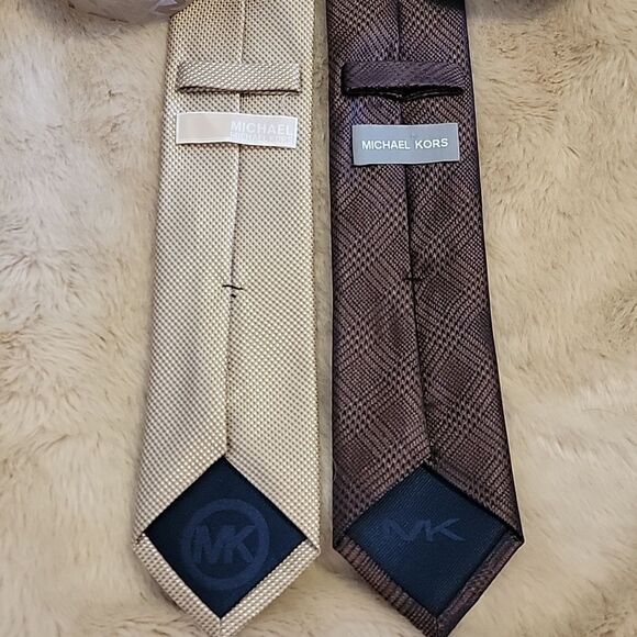 TWOāMICHAELĀ KORSā100%āSILKāTIES - Picture 3 of 5